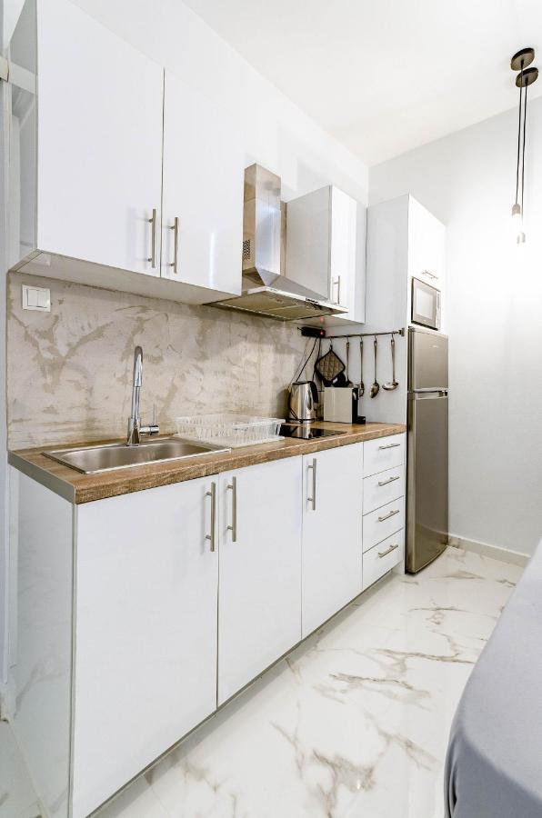 Lux Studio 11 With Yard In The Heart Of Athens Apartment Ngoại thất bức ảnh
