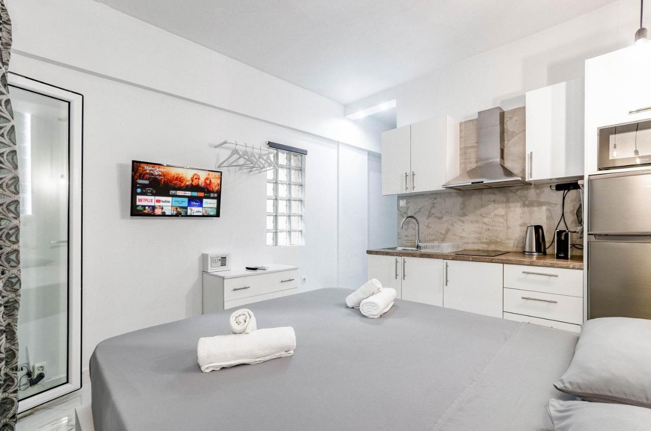 Lux Studio 11 With Yard In The Heart Of Athens Apartment Ngoại thất bức ảnh